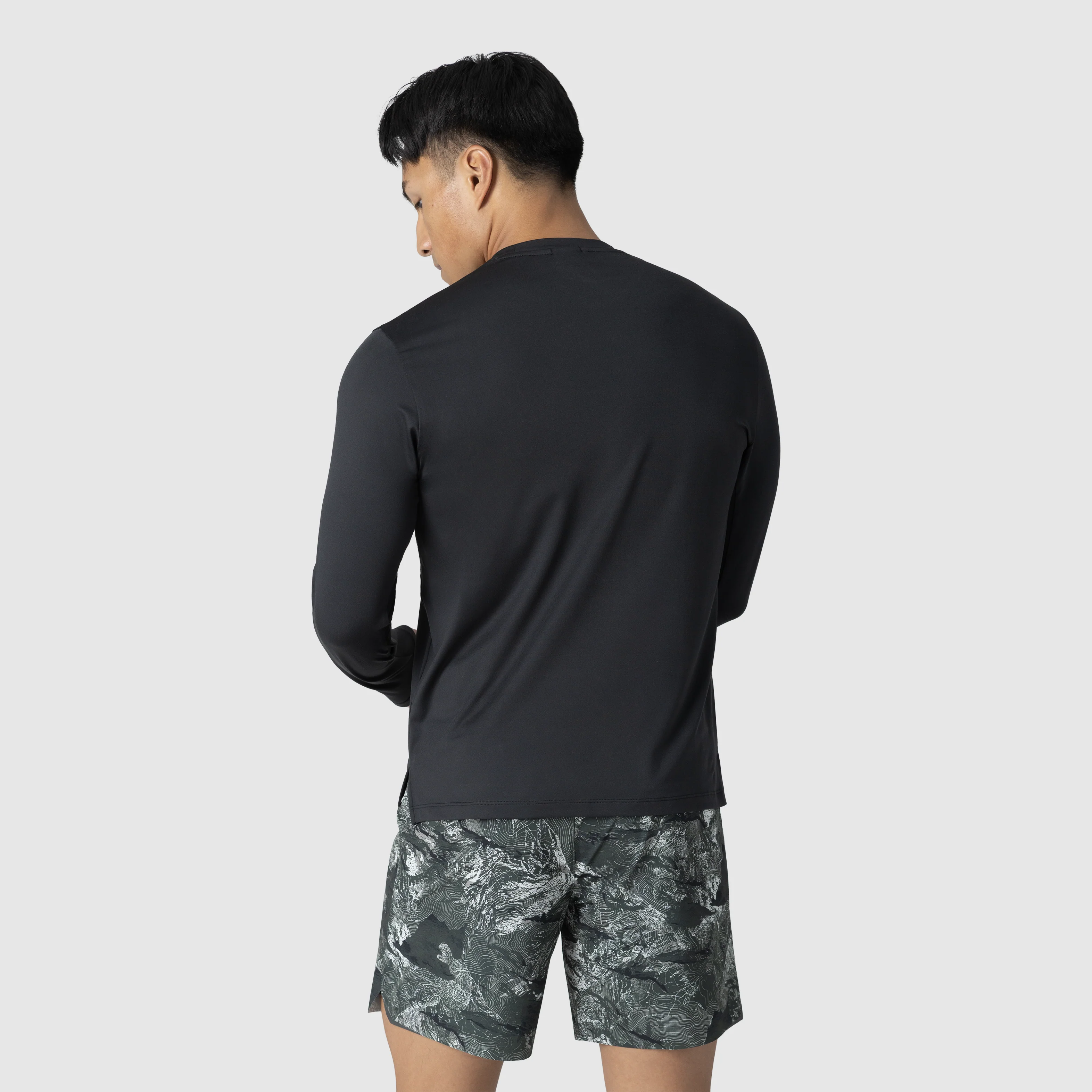Men's ActiveIce Spectrum Sun Long Sleeve Tee - Image 15